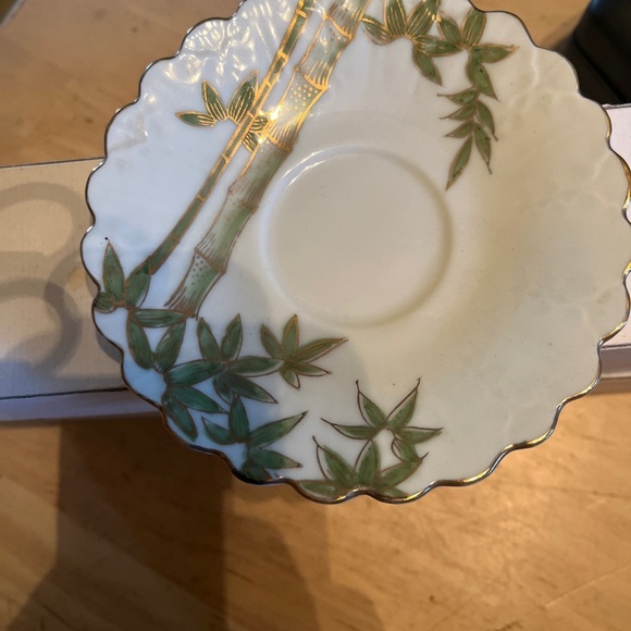 Vintage porcelain demitasse cup and saucer, gold trim handle painted from Japan - Picture 9 of 11